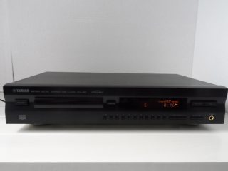 Yamaha CDX-596 CD Player PRO-BIT with remote control