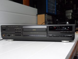 TECHNICS SL-PG590 CD Player