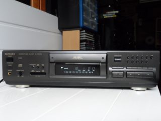 TECHNICS SL-PS670A CD Player - new laser