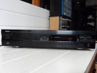 YAMAHA CDX-493 CD Compact Disc Player - new laser