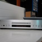 YAMAHA CD-S300 Compact Disc Player + Remote - silver