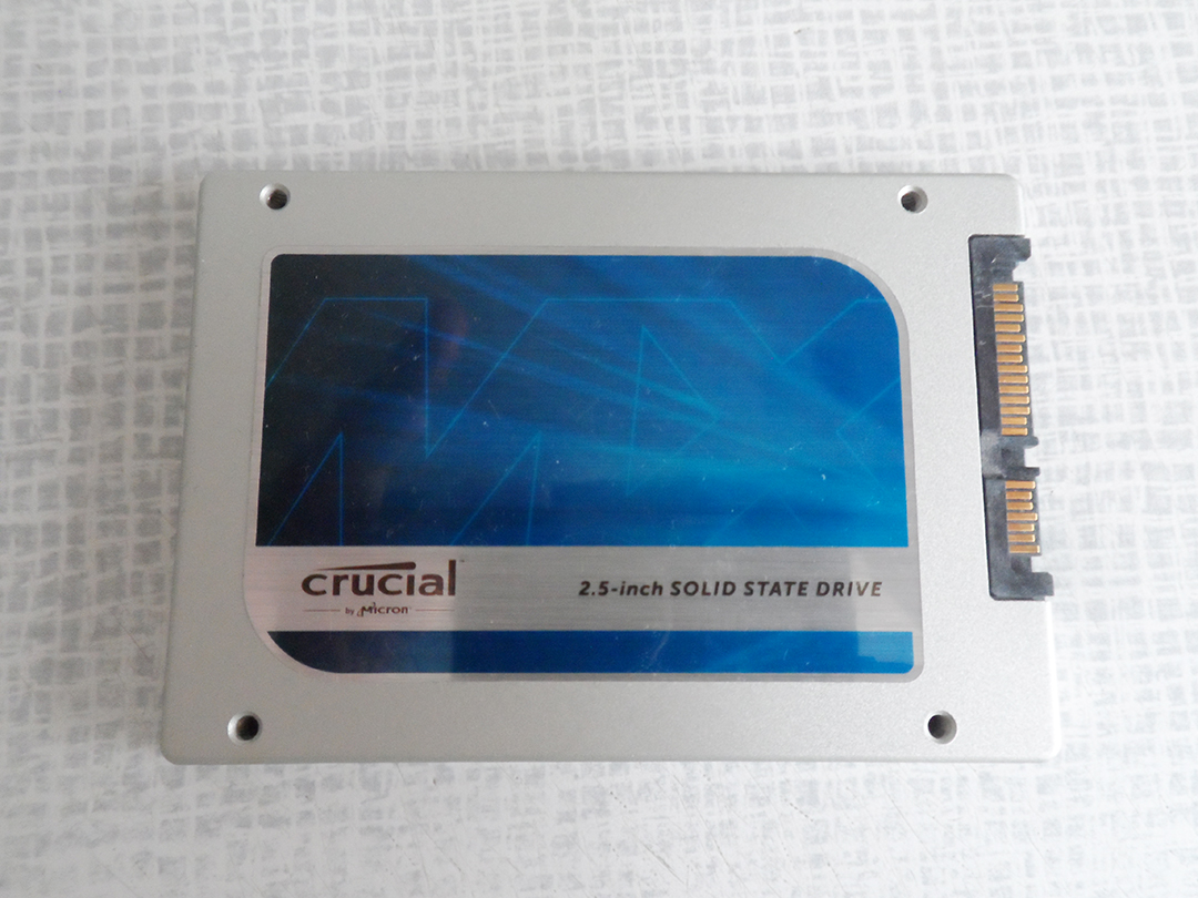 Crucial 2.5 Inch SATA SSD 256GB CT256MX100SSD1 MU01