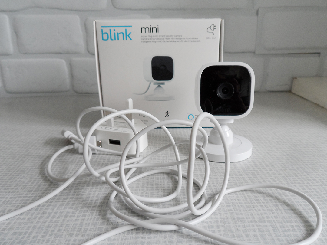 Blink mini indoor camera plug in white 1080p HD