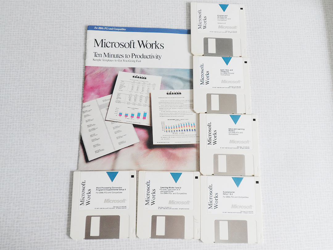 Vintage Computing - Microsoft Works Version 2 and 5 floppy program discs untested