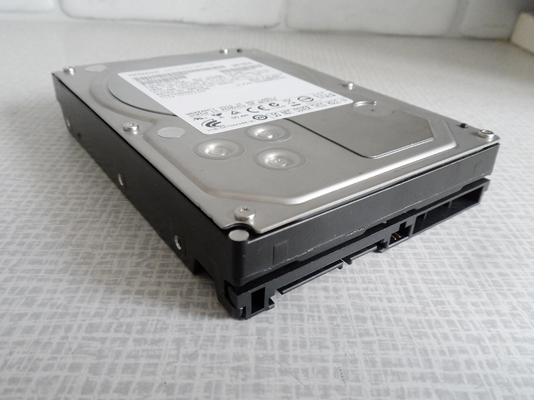 2TB Hitachi HDS722020ALA330 HGST Deskstar internal HDD - 120 hours use - Image 2