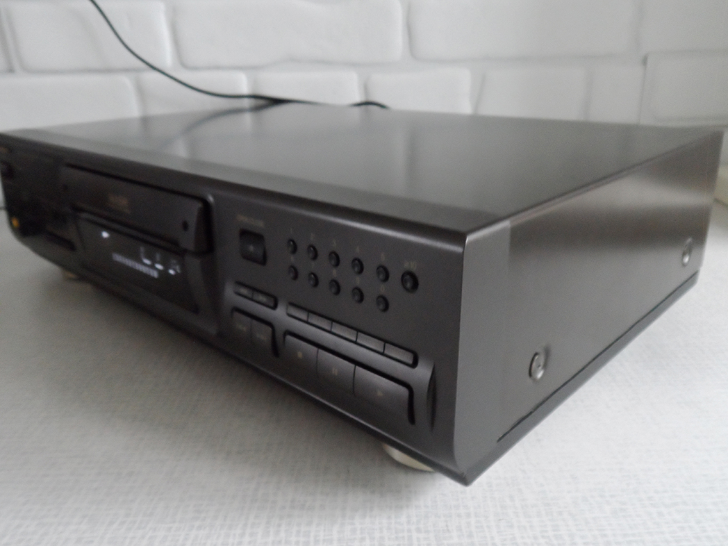 Technics SL-PS670D CD Player - Image 3