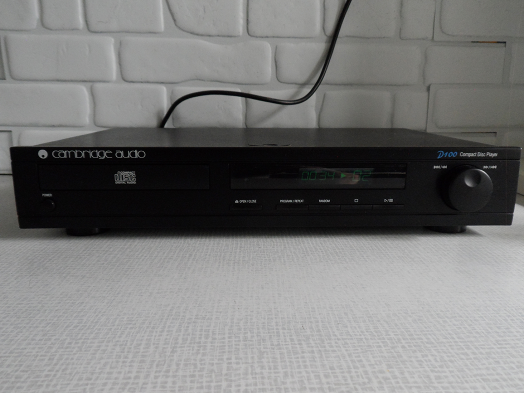 Cambridge Audio D100 CD Player - Image 2