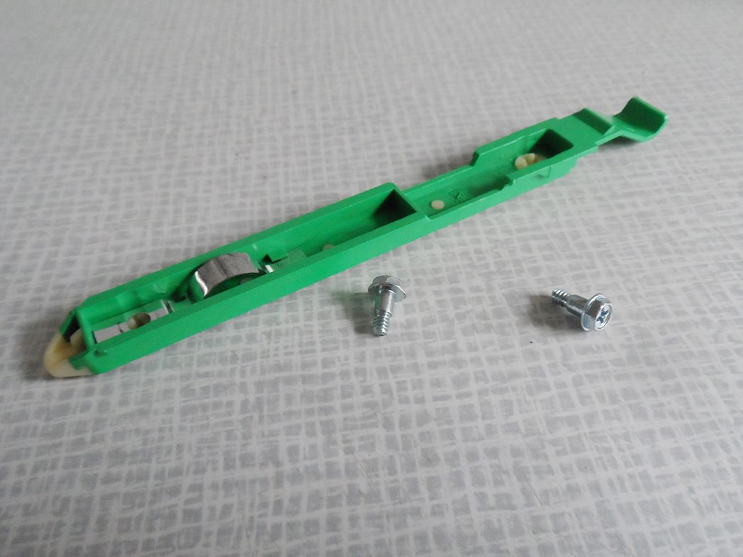 Dell drive rails set of 1 only. For internal oddball drive installations. p/n 87VYR